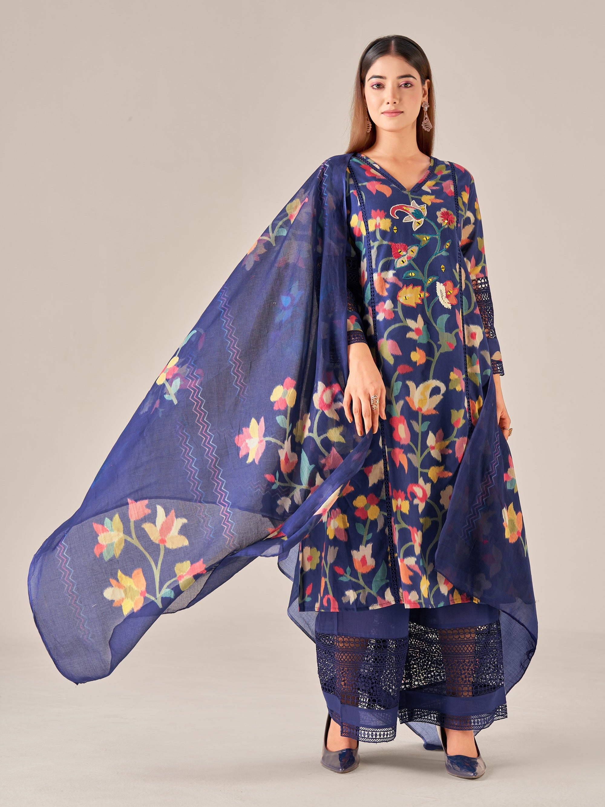 IOLY Women Floral Printed Regular Thread Work Linen Kurta with Trousers & With Dupatta