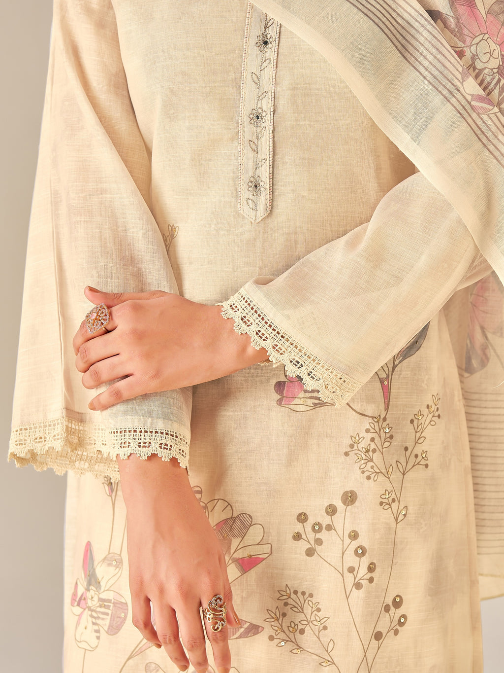 IOLY Women Floral Printed Regular Linen Kurta with Palazzos & With Dupatta