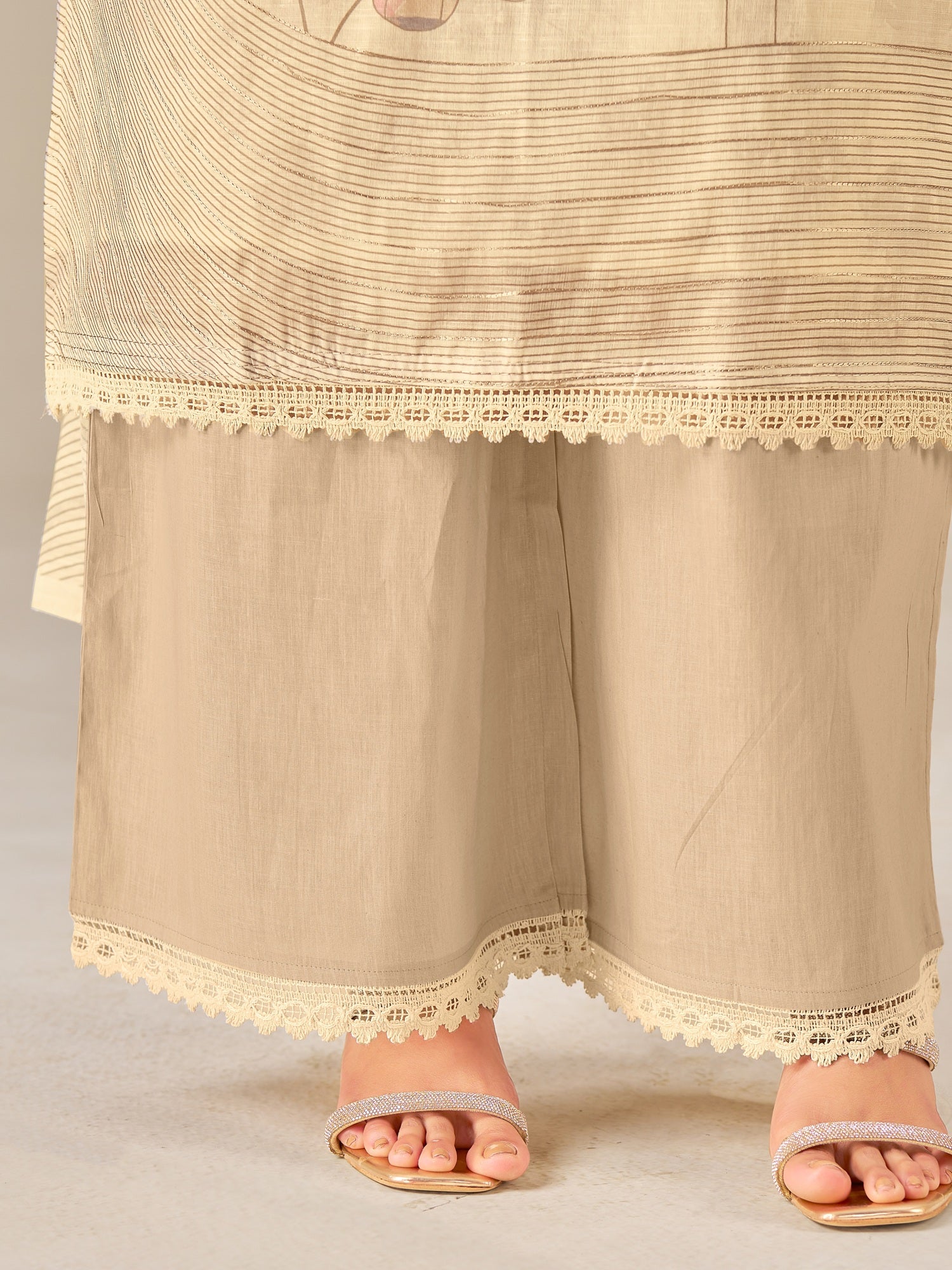 IOLY Women Floral Printed Regular Linen Kurta with Palazzos & With Dupatta