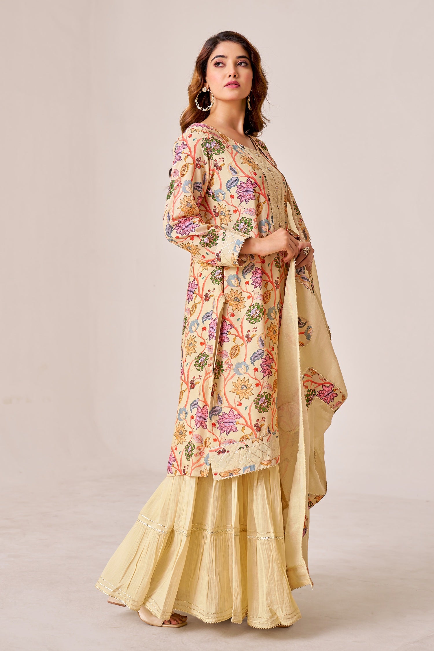 IOLY Women Floral Printed Kurta with Sharara & Dupatta