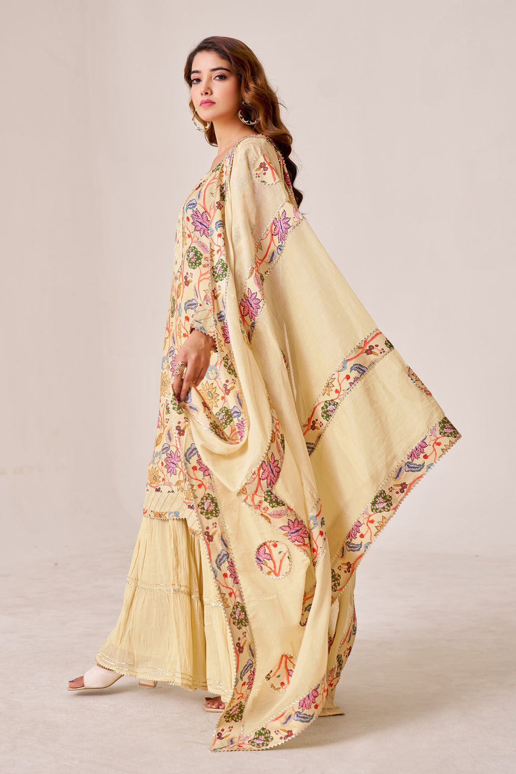 IOLY Women Floral Printed Kurta with Sharara & Dupatta