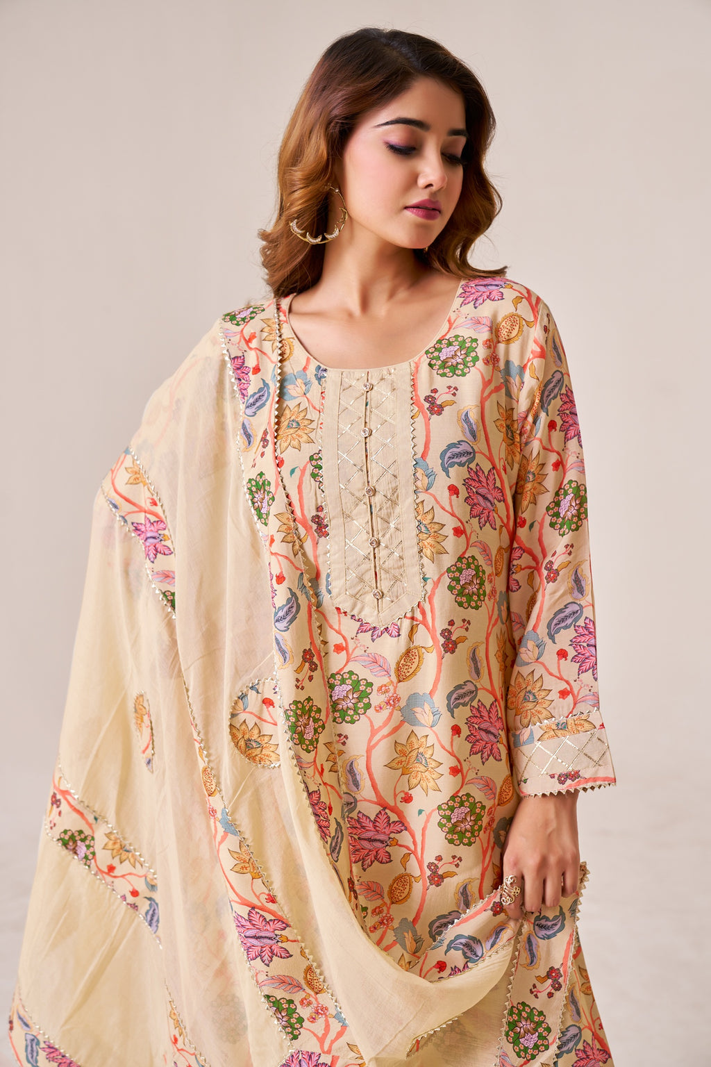 IOLY Women Floral Printed Kurta with Sharara & Dupatta