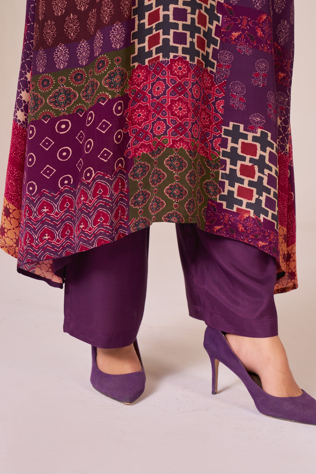 IOLY Women Ethnic Motifs Printed Regular Silk Crepe Kurta with Trousers