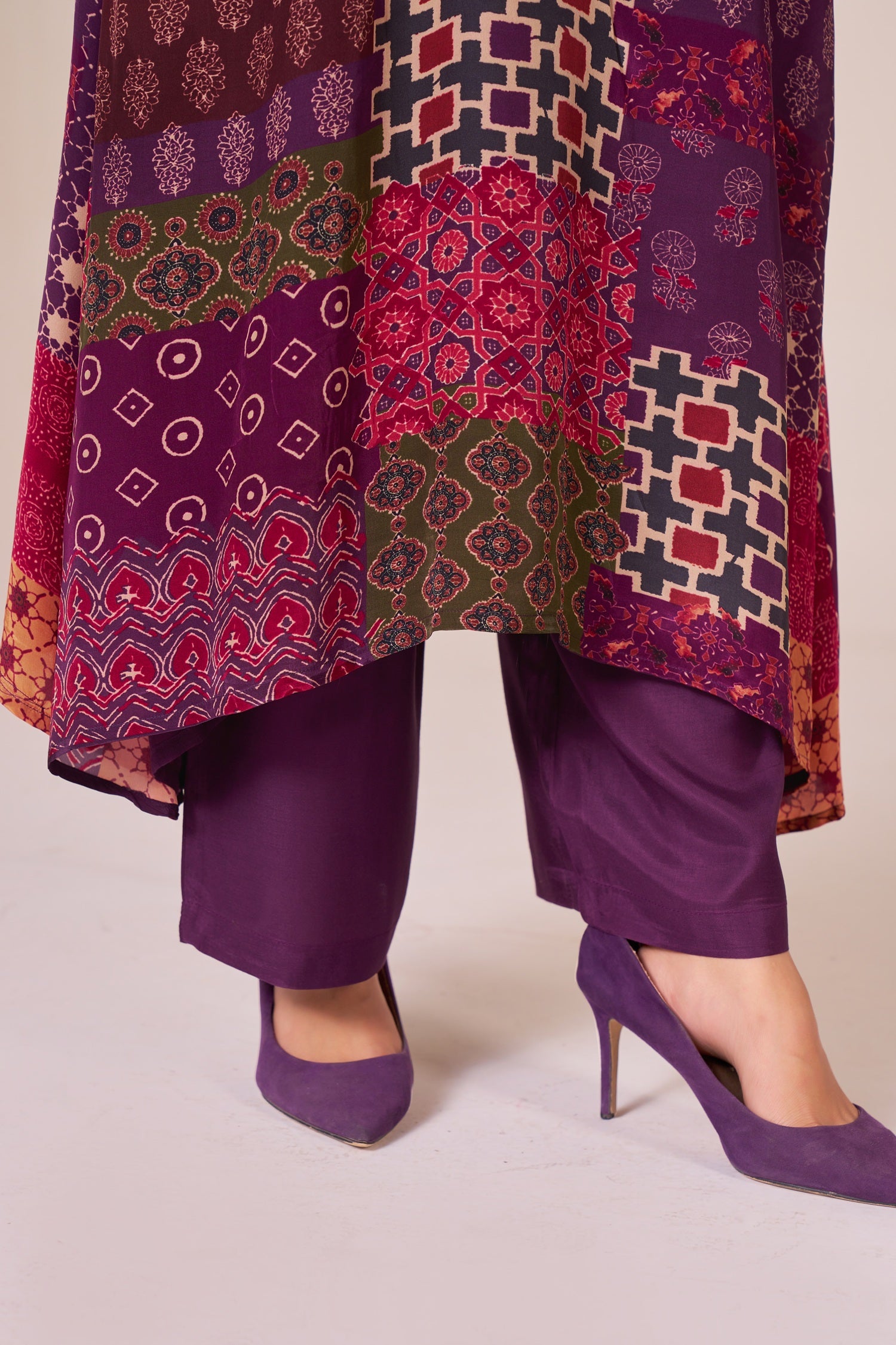 IOLY Women Ethnic Motifs Printed Regular Silk Crepe Kurta with Trousers