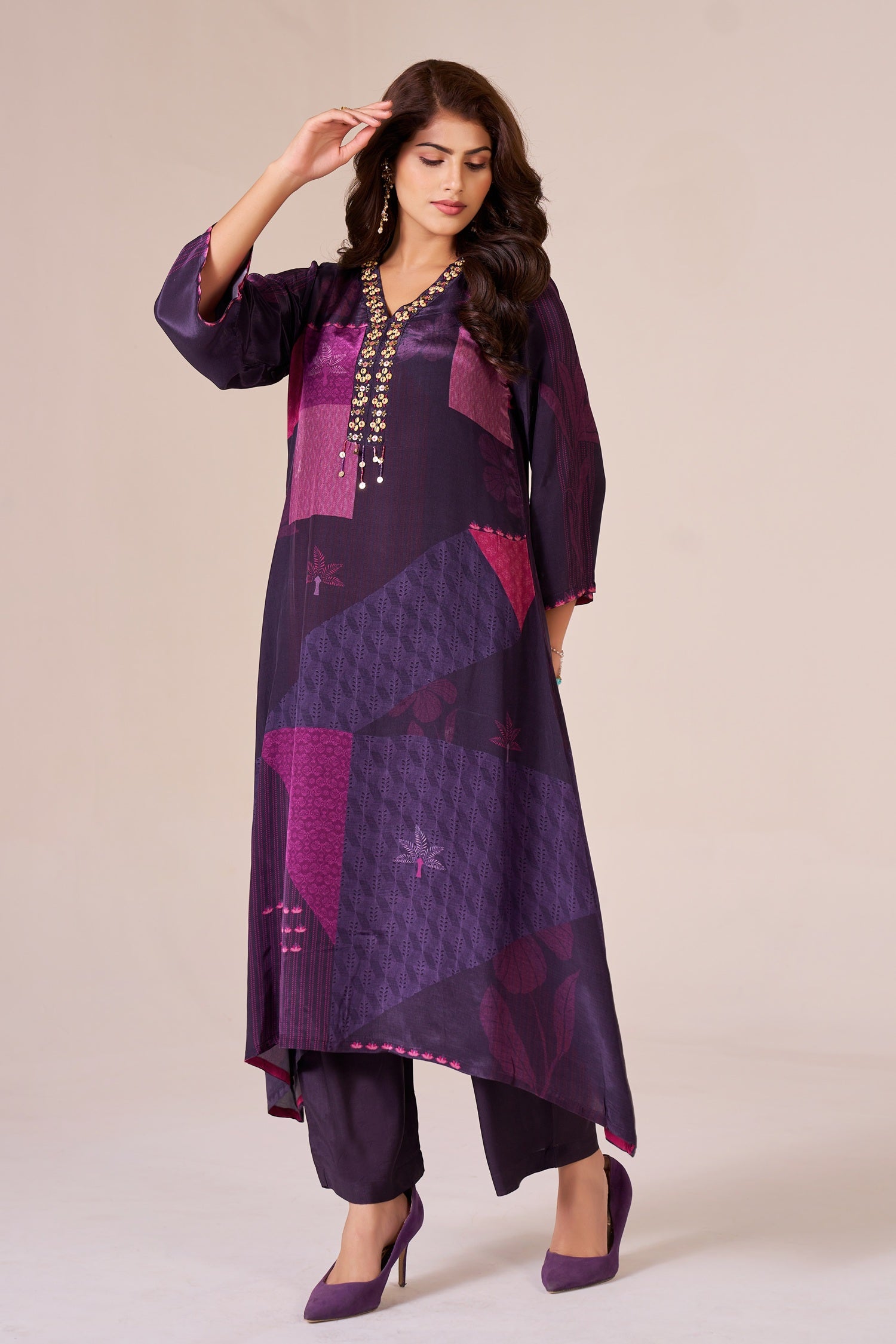 IOLY Women Printed Regular Beads and Stones Silk Crepe Kurta with Trousers
