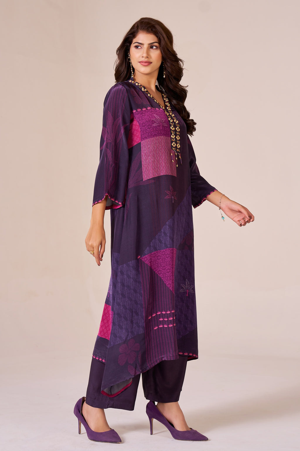 IOLY Women Printed Regular Beads and Stones Silk Crepe Kurta with Trousers