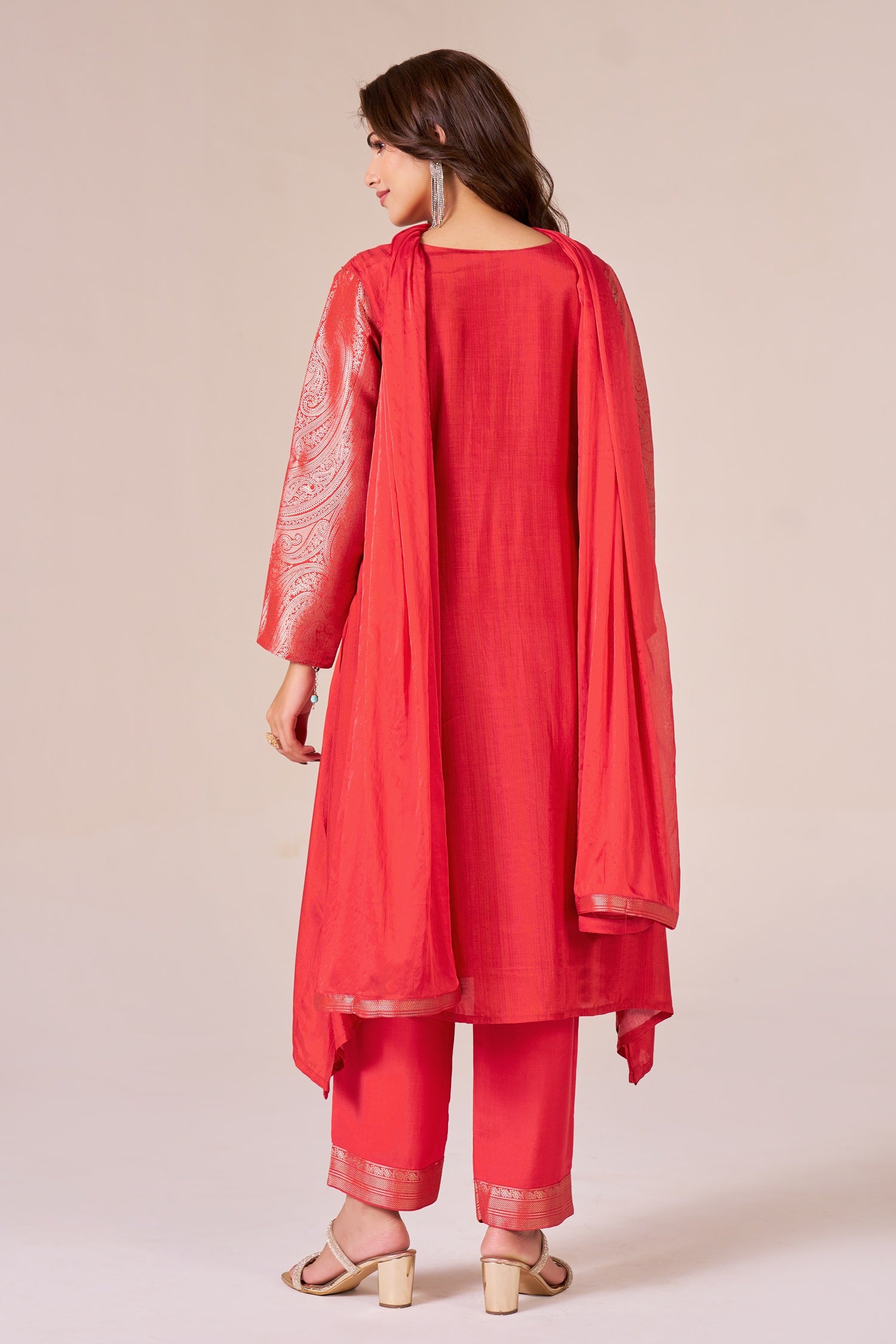 IOLY Women Ethnic Motifs Woven Design Silk Kurta with Trousers & Dupatta