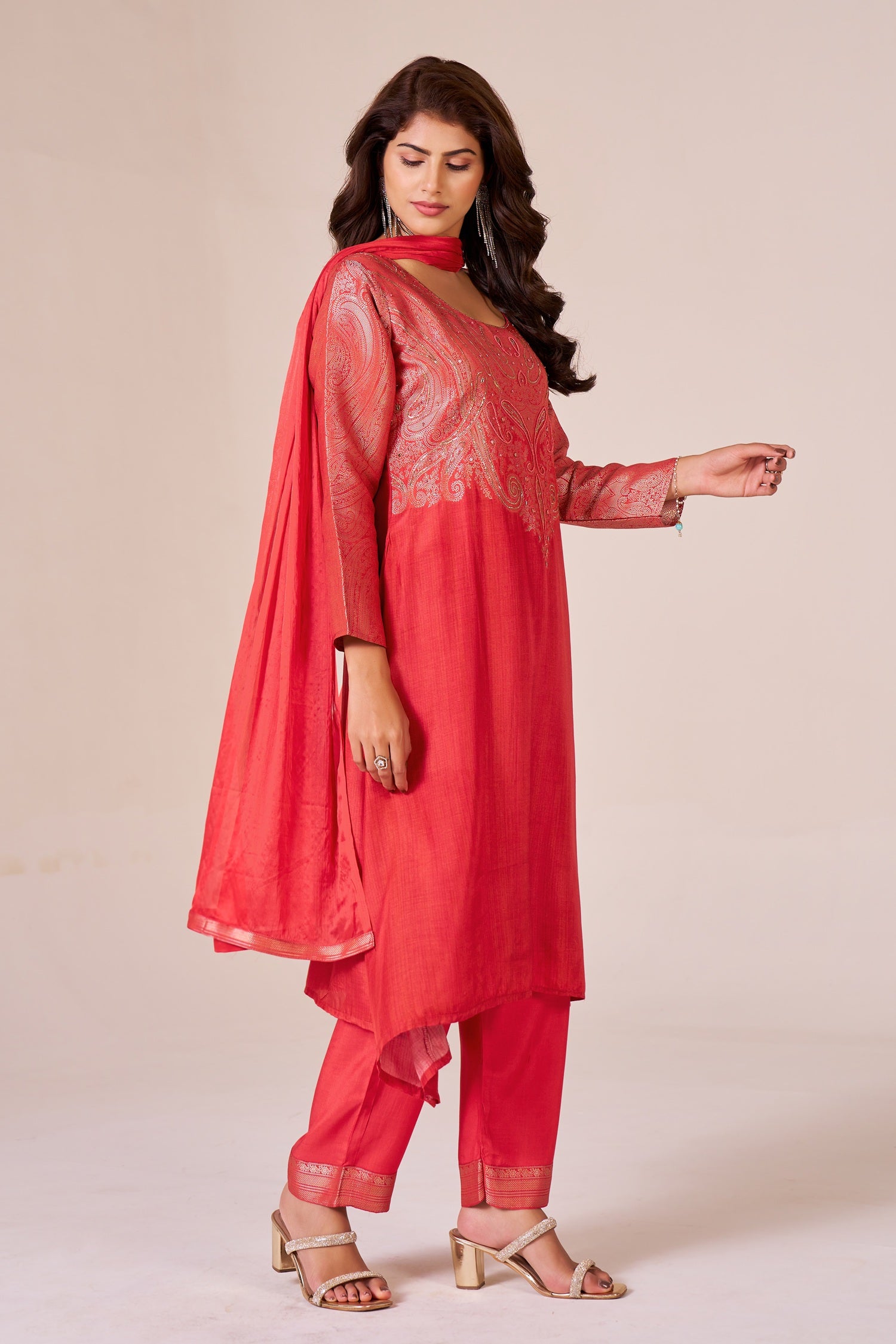 IOLY Women Ethnic Motifs Woven Design Silk Kurta with Trousers & Dupatta