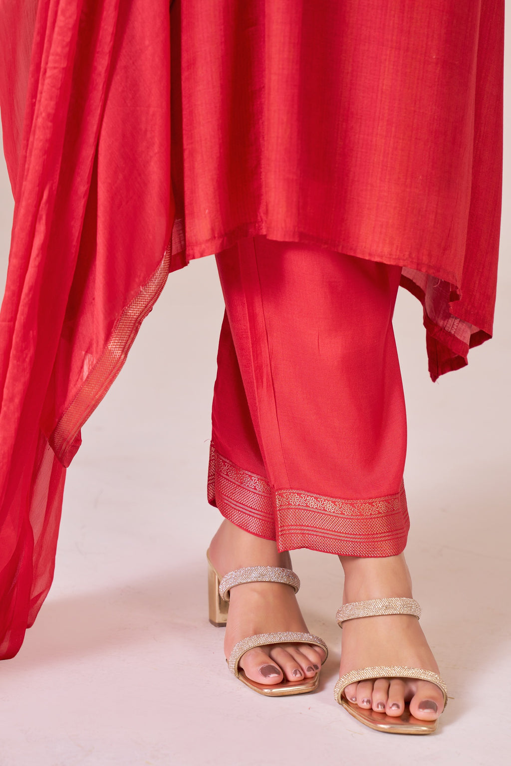 IOLY Women Ethnic Motifs Woven Design Silk Kurta with Trousers & Dupatta