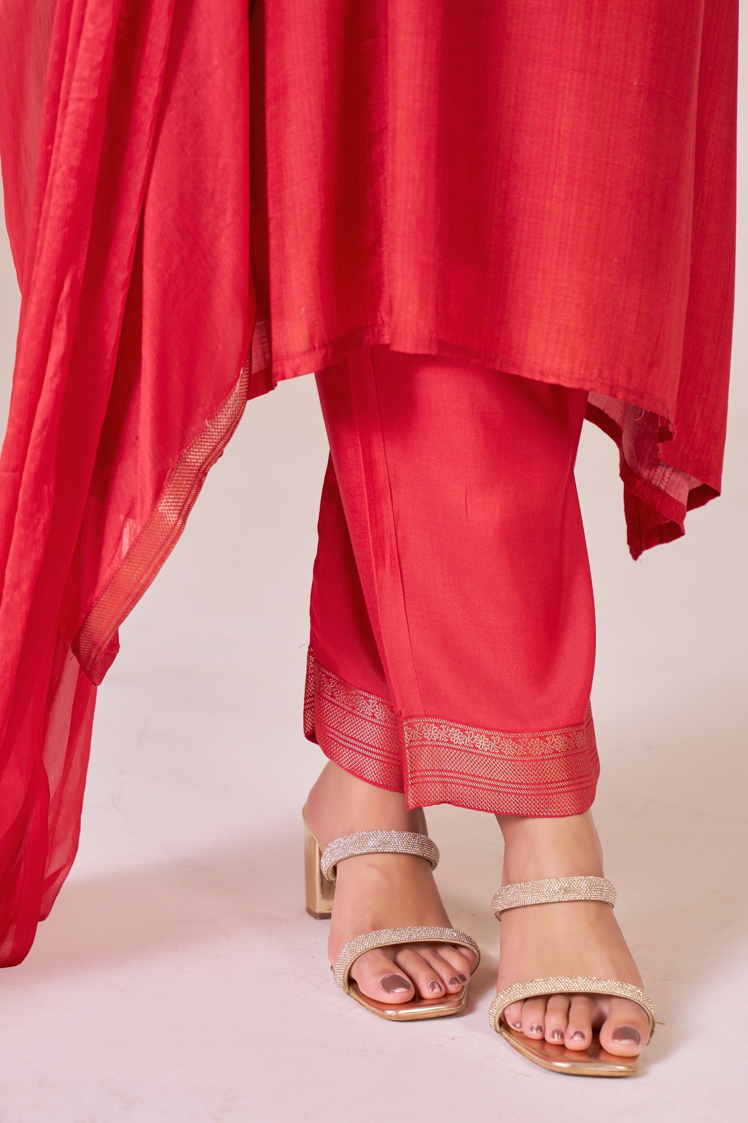 IOLY Women Ethnic Motifs Woven Design Silk Kurta with Trousers & Dupatta